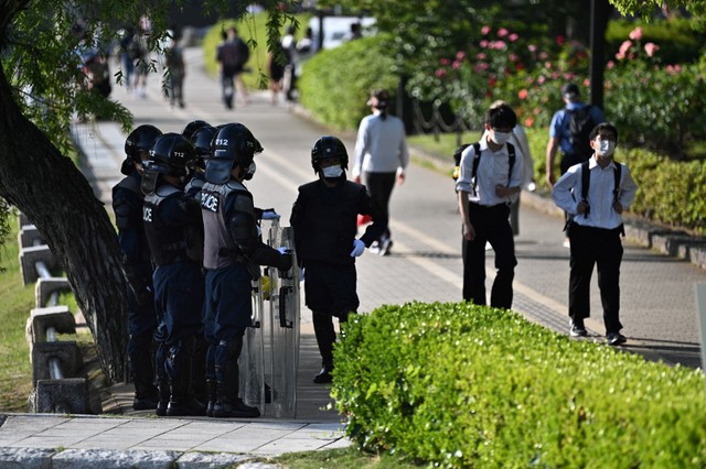 Nhật Bản siết an ninh trước thềm hội nghị thượng đỉnh G7 - Ảnh 6.