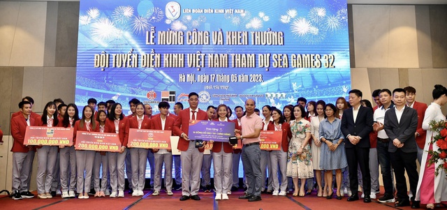 Sớm chuyển khoản gần 36 tỉ đồng tiền thưởng cho đoàn thể thao Việt Nam - Ảnh 1.