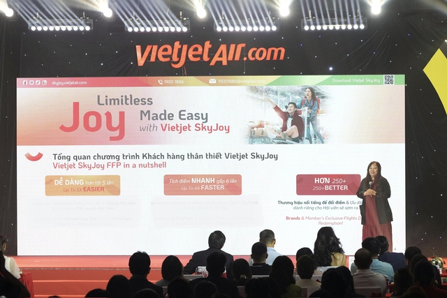 Bà Sereen Toeh giới thiệu về chương trình khách hàng thân thiết Vietjet SkyJoy