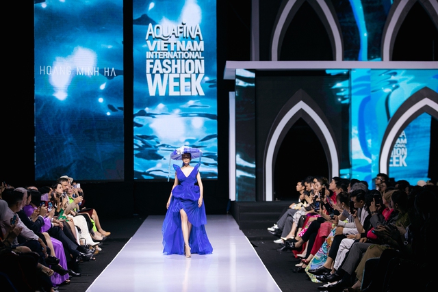 Loạt fashion show tạo nên dấu mốc quan trọng cho thời trang Việt - Ảnh 4.