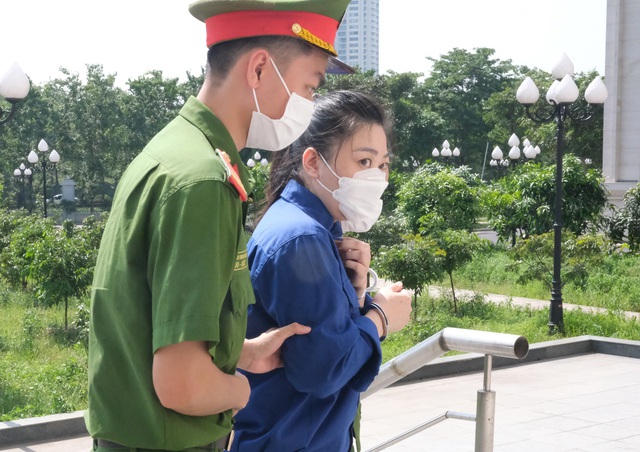 Cựu nữ đại úy 'đại náo sân bay' Lê Thị Hiền bị y án 7 năm tù - Ảnh 2.