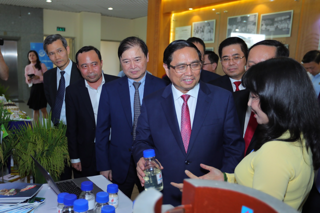 Thủ tướng Phạm Minh Chính: Lấy khoa học, công nghệ… làm động lực tăng trưởng chủ yếu - Ảnh 2.