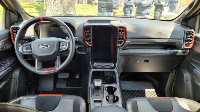 Ford Ranger Raptor 2023 có thêm động cơ xăng 3.0L V6 mạnh 405 mã lực  - Ảnh 3.