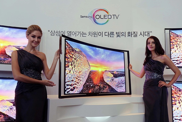 Thừa nhận thất bại, Samsung ký thỏa thuận mua tấm nền TV OLED của LG - Ảnh 1.