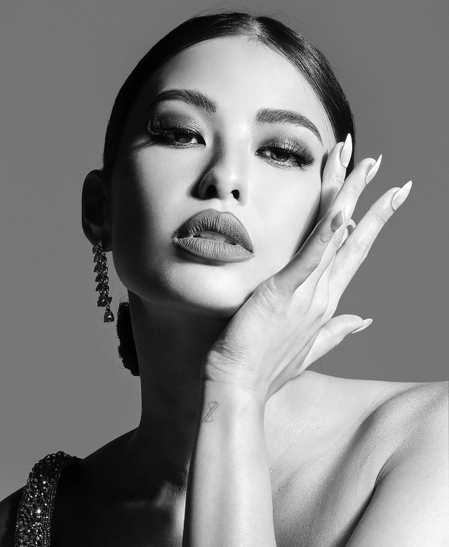 Câu chuyện về chiếc váy của Miss Universe Philippines 2023 trong bộ ảnh sau khi đăng quang  - Ảnh 3.