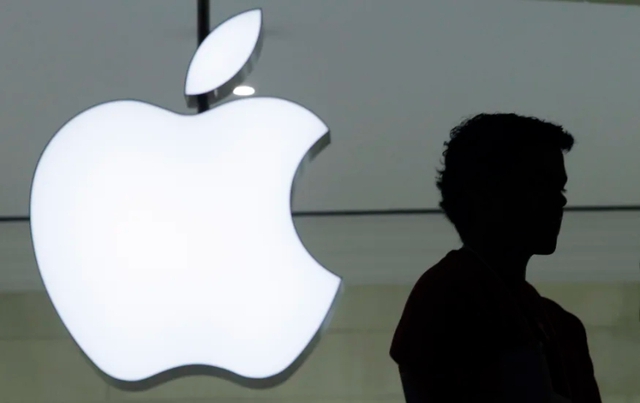 Apple bốc hơi 200 tỉ USD trong hai ngày sau lệnh cấm iPhone ở Trung Quốc - Ảnh 1.