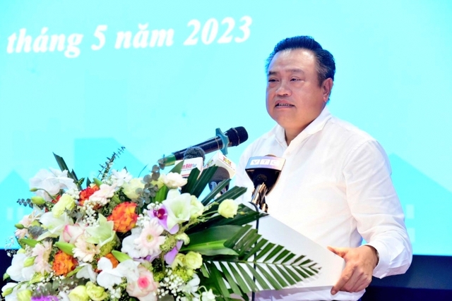 Chủ tịch Hà Nội: Yêu cầu cấp mới phiếu lý lịch tư pháp là 'hành' công nhân - Ảnh 2.