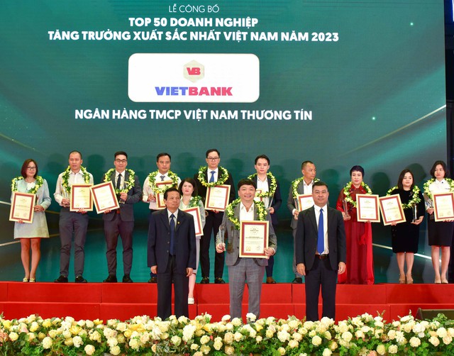 4 năm liên tiếp, Vietbank vào ‘Top 50 Doanh nghiệp tăng trưởng xuất sắc nhất Việt Nam’ - Ảnh 1.