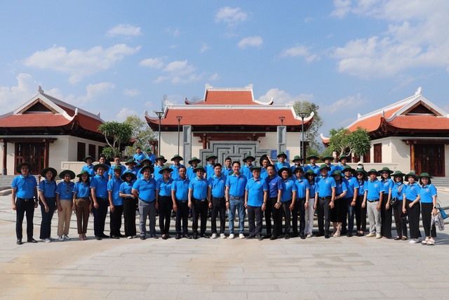 Hành trình tri ân ý nghĩa của Hội Doanh nhân trẻ Việt Nam - Ảnh 3.