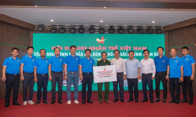 Hành trình tri ân ý nghĩa của Hội Doanh nhân trẻ Việt Nam - Ảnh 1.