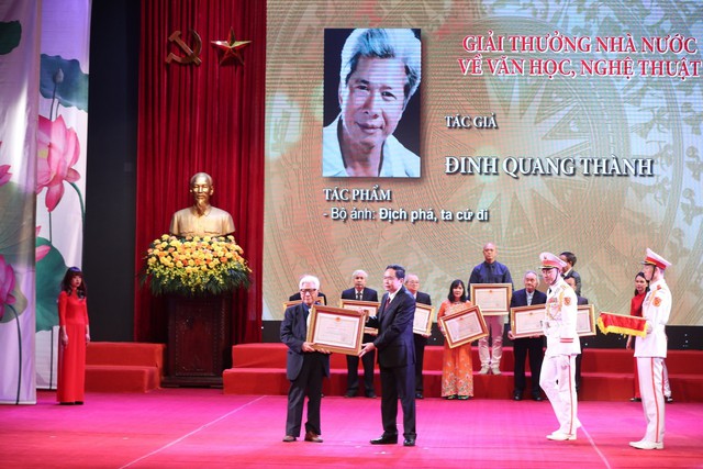 Giải thưởng Hồ Chí Minh trao cho sự dấn thân và lòng dũng cảm của nghệ sĩ   - Ảnh 2.