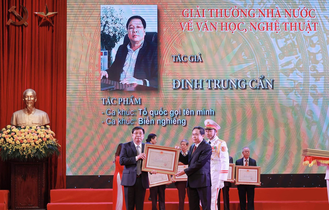Giải thưởng Hồ Chí Minh trao cho sự dấn thân và lòng dũng cảm của nghệ sĩ   - Ảnh 3.