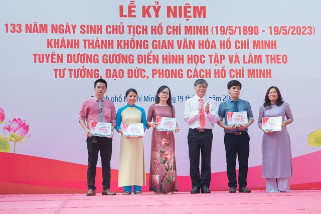 Học sinh thiết kế ảnh, lập trình web cho Không gian văn hóa Hồ Chí Minh - Ảnh 4.