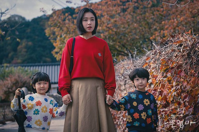 Mỹ nhân Hàn đẹp trong trẻo trong phim hot ‘Người mẹ tồi của tôi’ - Ảnh 5.