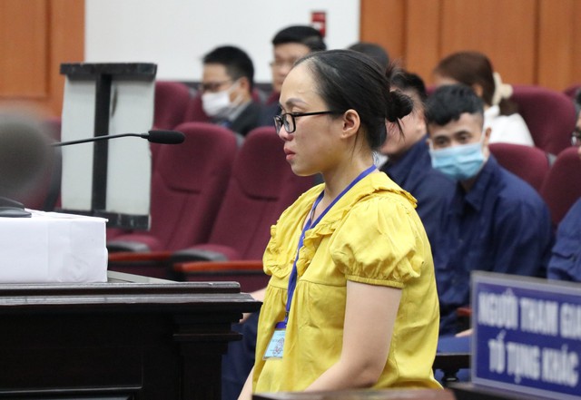 Nguyễn Thái Luyện y án chung thân, còn vợ bị cáo được giảm 7 năm tù - Ảnh 2.