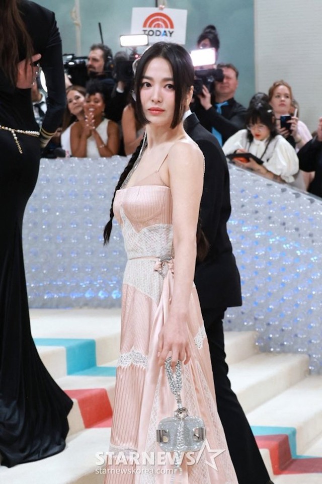 Dàn sao chưng diện lộng lẫy 'càn quét' Met Gala 2023 - Ảnh 19.