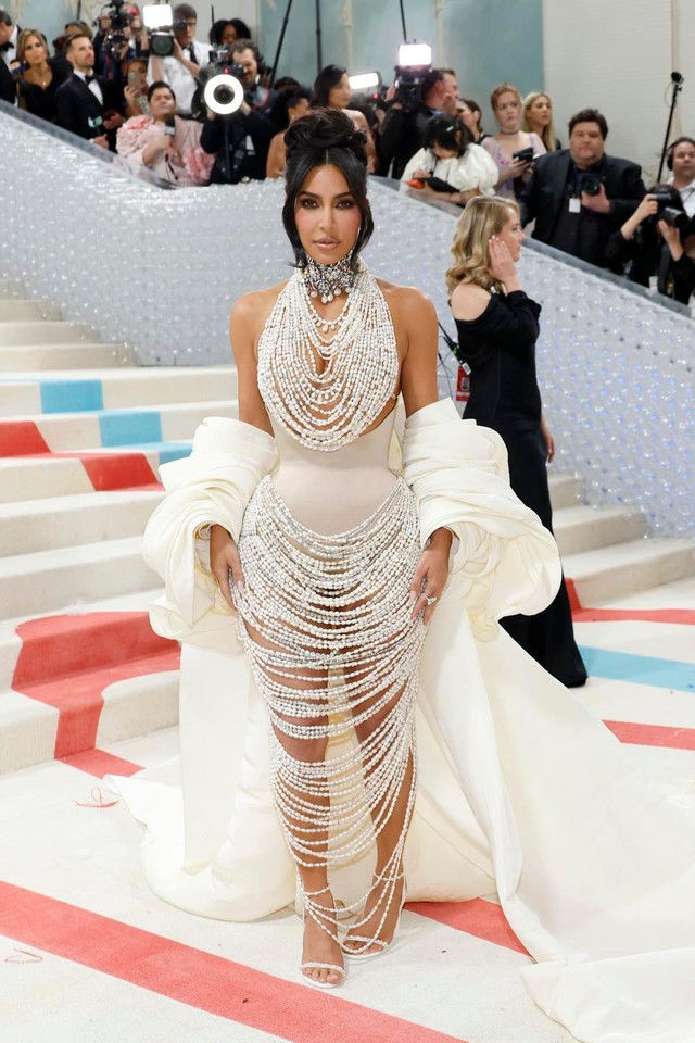 Dàn sao chưng diện lộng lẫy 'càn quét' Met Gala 2023 - Ảnh 23.