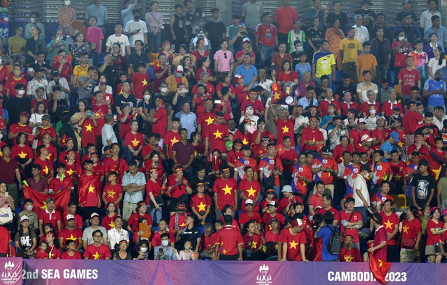 Người trẻ không còn 'rần rần' với bóng đá SEA Games 32? - Ảnh 3.