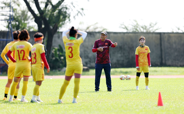 Đội tuyển nữ Việt Nam đặt mục tiêu kép - Ảnh 1.