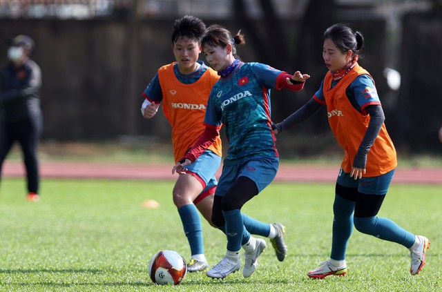 HLV Mai Đức Chung thừa nhận về bất lợi của đội tuyển nữ Việt Nam - Ảnh 5.