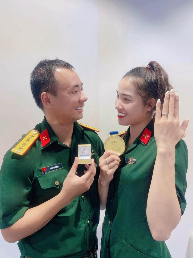Bông hồng thép của điền kinh Việt Nam được cầu hôn sau khi giành vàng SEA Games - Ảnh 1.