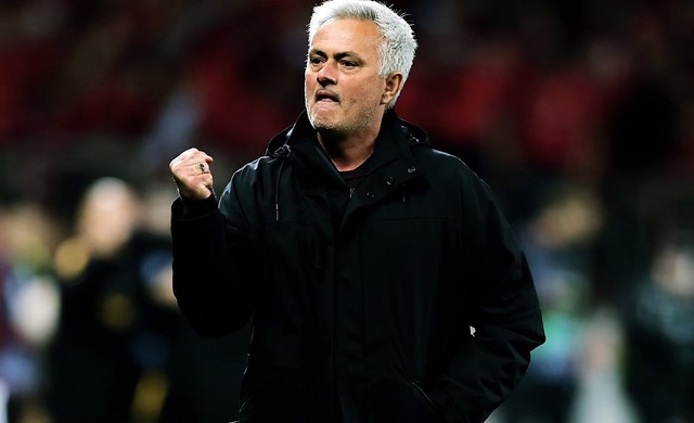 HLV Mourinho nhận ủng hộ từ HLV Ancelotti muốn AS Roma vô địch Europa League - Ảnh 2.