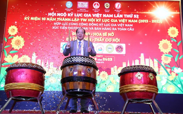 Chủ tịch hai của Tổ chức Kỷ lục thế giới cùng đến Việt Nam - Ảnh 1.