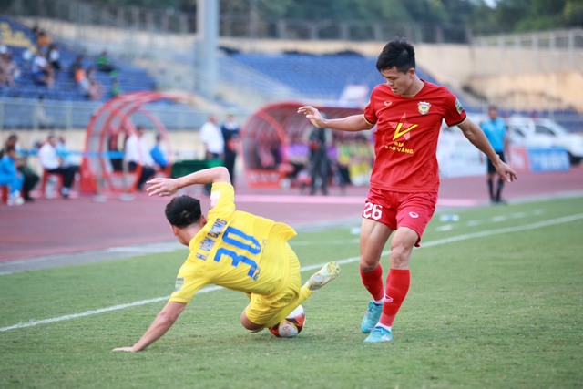 Kết quả V-League 2023, SLNA 2-2 Hà Tĩnh: Rượt đuổi hấp dẫn  - Ảnh 3.