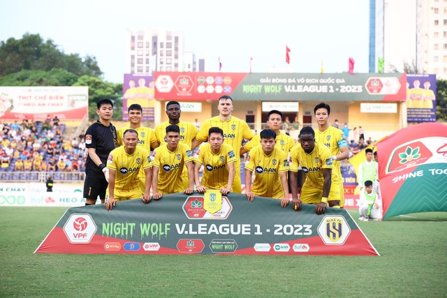Kết quả V-League 2023, SLNA 2-2 Hà Tĩnh: Rượt đuổi hấp dẫn  - Ảnh 1.