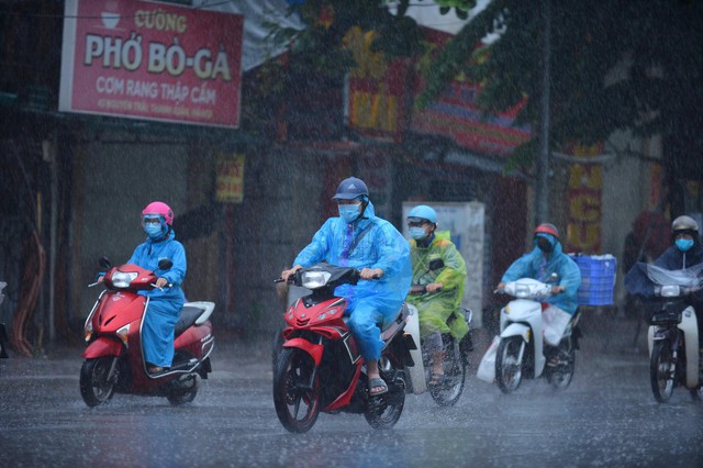 Miền Bắc, miền Trung kết thúc nắng nóng, cảnh báo mưa giông, mưa đá từ đêm 22.5 - Ảnh 1.