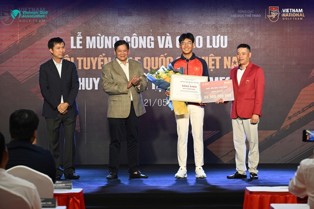 Nhà vô địch Lê Khánh Hưng: Nhận học bổng 100.000 USD, dự định tập golf tại Mỹ - Ảnh 1.