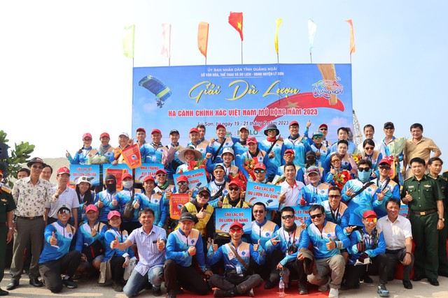 Quảng Ngãi: hơn 300 vận động viện tham gia chạy việt dã “Cung đường đảo Lý Sơn” - Ảnh 3.