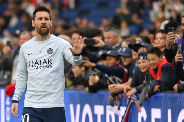 Hé lộ thời điểm Barcelona gửi đề nghị chiêu mộ trở lại Messi - Ảnh 1.