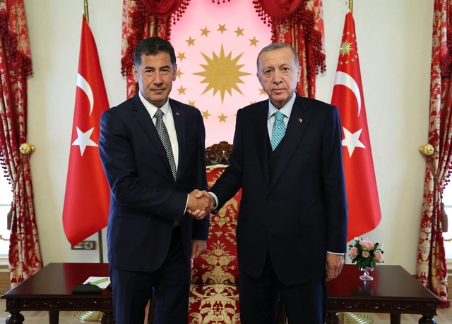 Được ứng viên xếp thứ ba ủng hộ, Tổng thống Thổ Nhĩ Kỳ tăng cơ hội thắng - Ảnh 2.