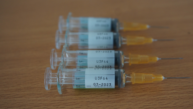 Vụ tiêm vắc xin hết hạn sử dụng: Nhiều cháu bé đã xuất viện - Ảnh 1.