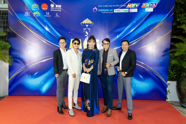 Bà Hồ Thị Thanh Hương trao ‘viên ngọc biển cả’ đến Miss SIU - Ảnh 3.