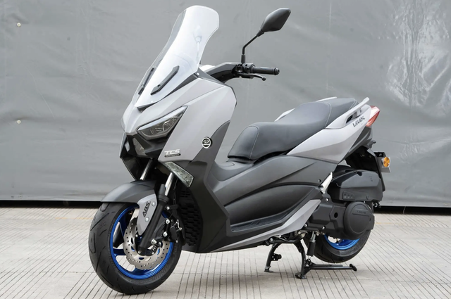 Xe tay ga Trung Quốc giá gần 50 triệu đồng, thiết kế y hệt Yamaha XMAX 250 - Ảnh 1. Xe tay ga Trung Quốc giá gần 50 triệu đồng, thiết kế y hệt Yamaha XMAX 250 - Ảnh 1.