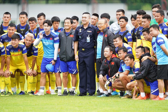 Bạn thân HLV Park tuyên bố sốc về mục tiêu của bóng đá Thái Lan - Ảnh 1.