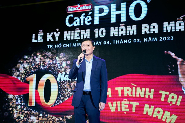 Ông Tan Wang Cheow - Chủ tịch tập đoàn Food Empire chia sẻ tại sự kiện kỷ niệm 10 năm ra mắt MacCoffee CaféPHỐ
