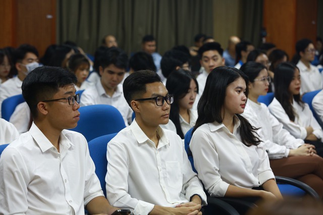 Anh Nguyễn Minh Triết: 'Chúng tôi muốn lắng nghe tâm tư nguyện vọng cúa sinh viên' - Ảnh 4.