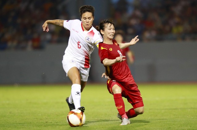 Tiền vệ Thùy Trang: Đội tuyển nữ Việt Nam còn điểm yếu, cần cố gắng hơn cho World Cup  - Ảnh 2.