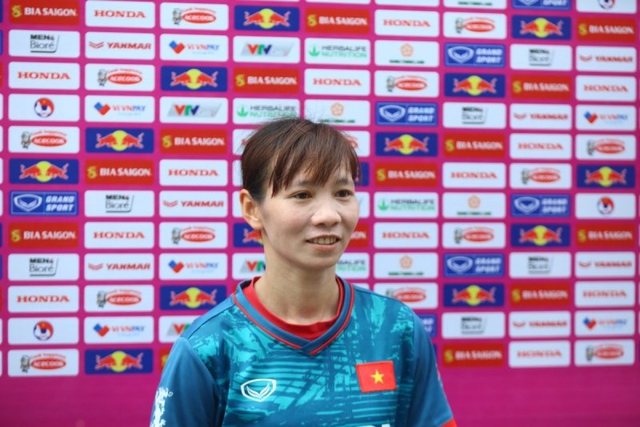 Tiền vệ Thùy Trang: Đội tuyển nữ Việt Nam còn điểm yếu, cần cố gắng hơn cho World Cup  - Ảnh 1.