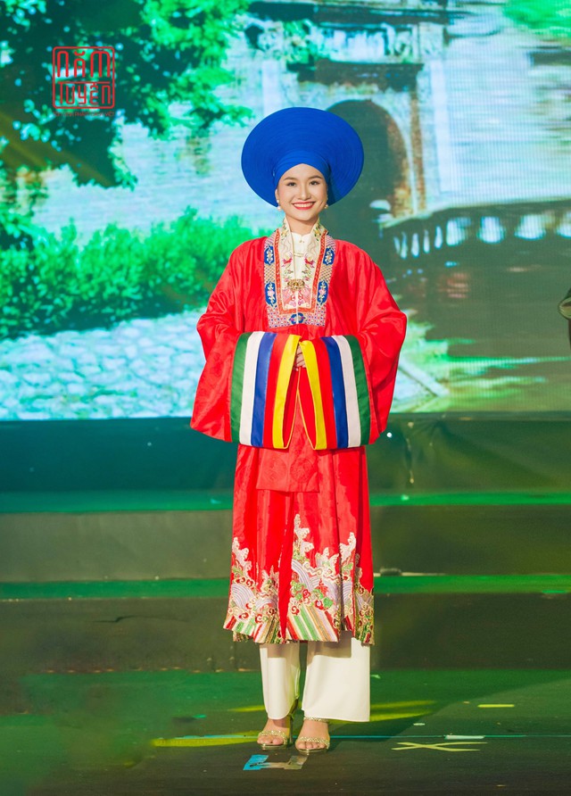 Hoa hậu Thanh Hà, người mẫu Quốc Bảo diễn vedette quảng bá văn hóa Việt Nam - Ảnh 1.