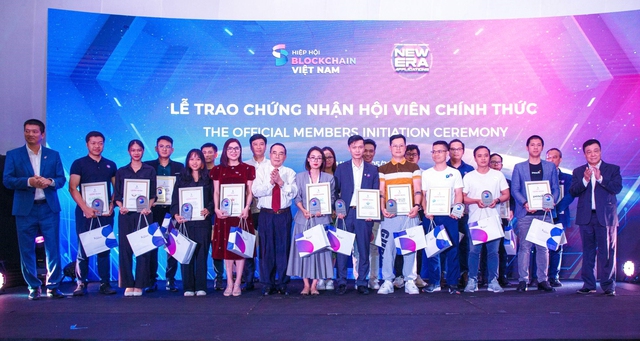 Lễ trao chứng nhận Hội viên chính thức của Hiệp hội Blockchain Việt Nam