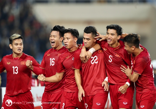Giá vé xem đội tuyển Việt Nam đấu Hồng Kông và Syria rẻ bất ngờ - Ảnh 1.