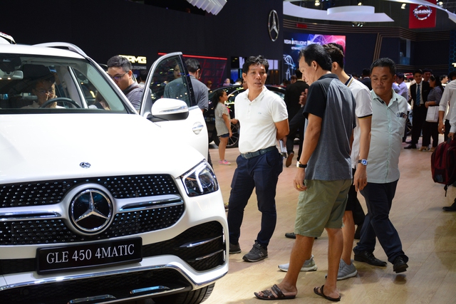 Bộ đôi SUV hạng sang Mercedes GLE, GLS tại Việt Nam 'lãnh án' triệu hồi - Ảnh 2.