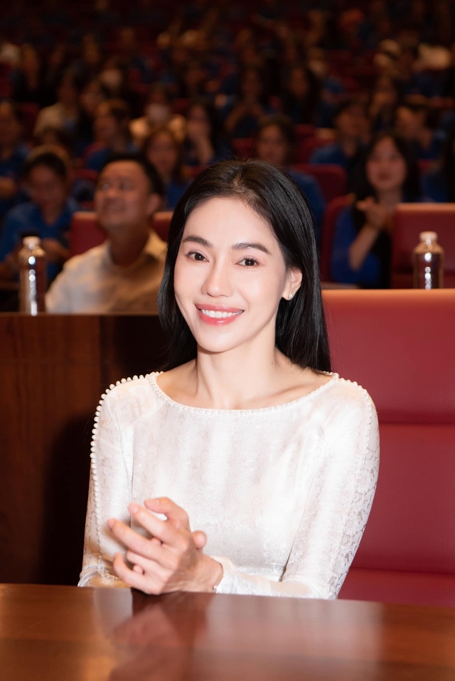 Th.s Kim Dung cảnh báo tình trạng lừa đảo thí sinh tại các cuộc thi hoa hậu - Ảnh 1.
