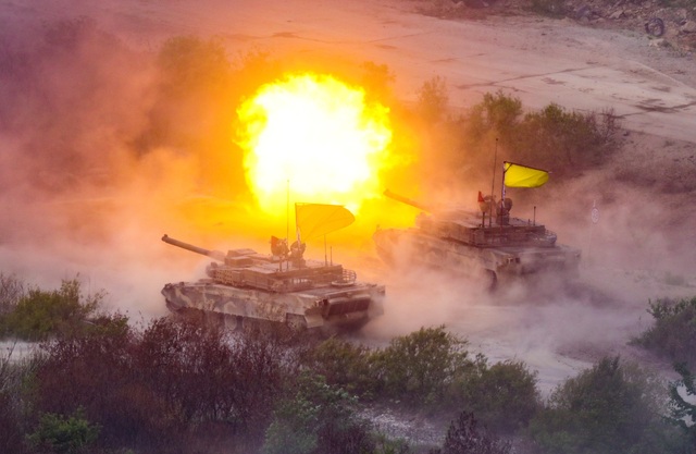 Hàn - Mỹ tập trận bắn đạn thật, thể hiện năng lực quân sự vượt trội - Ảnh 1.