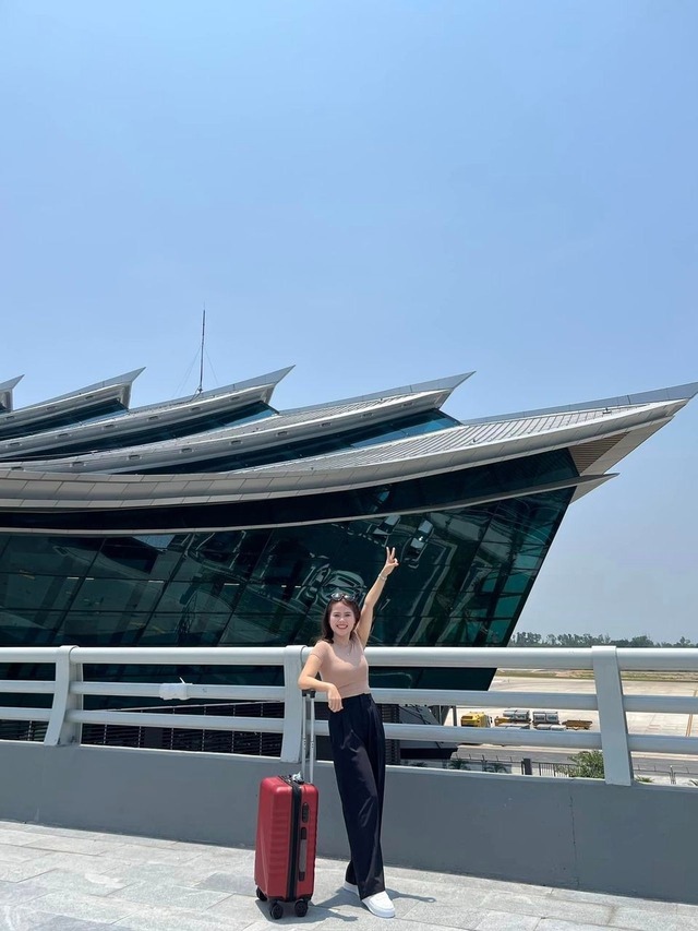 Giới trẻ rần rần check- in nhà ga T2 - Cảng hàng không quốc tế Phú Bài - Ảnh 2. Giới trẻ rần rần check- in nhà ga T2 - Cảng hàng không quốc tế Phú Bài - Ảnh 2.