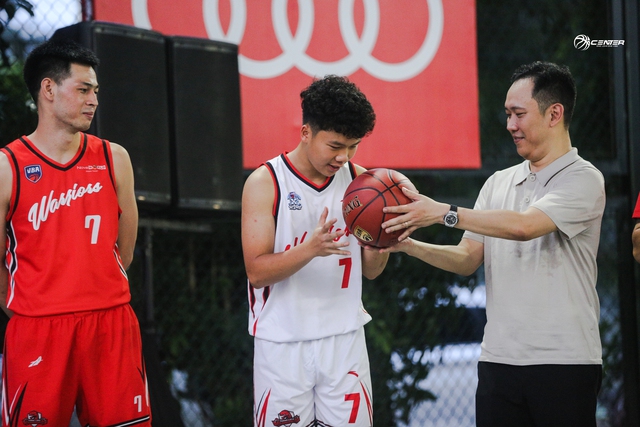 Xuất hiện hệ thống sân bóng rổ thế hệ mới tại Hà Nội - Ảnh 1.